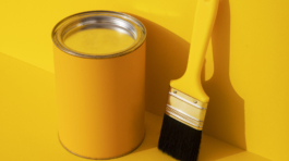 surtido-de-articulos-de-pintura-con-pintura-amarilla(1)